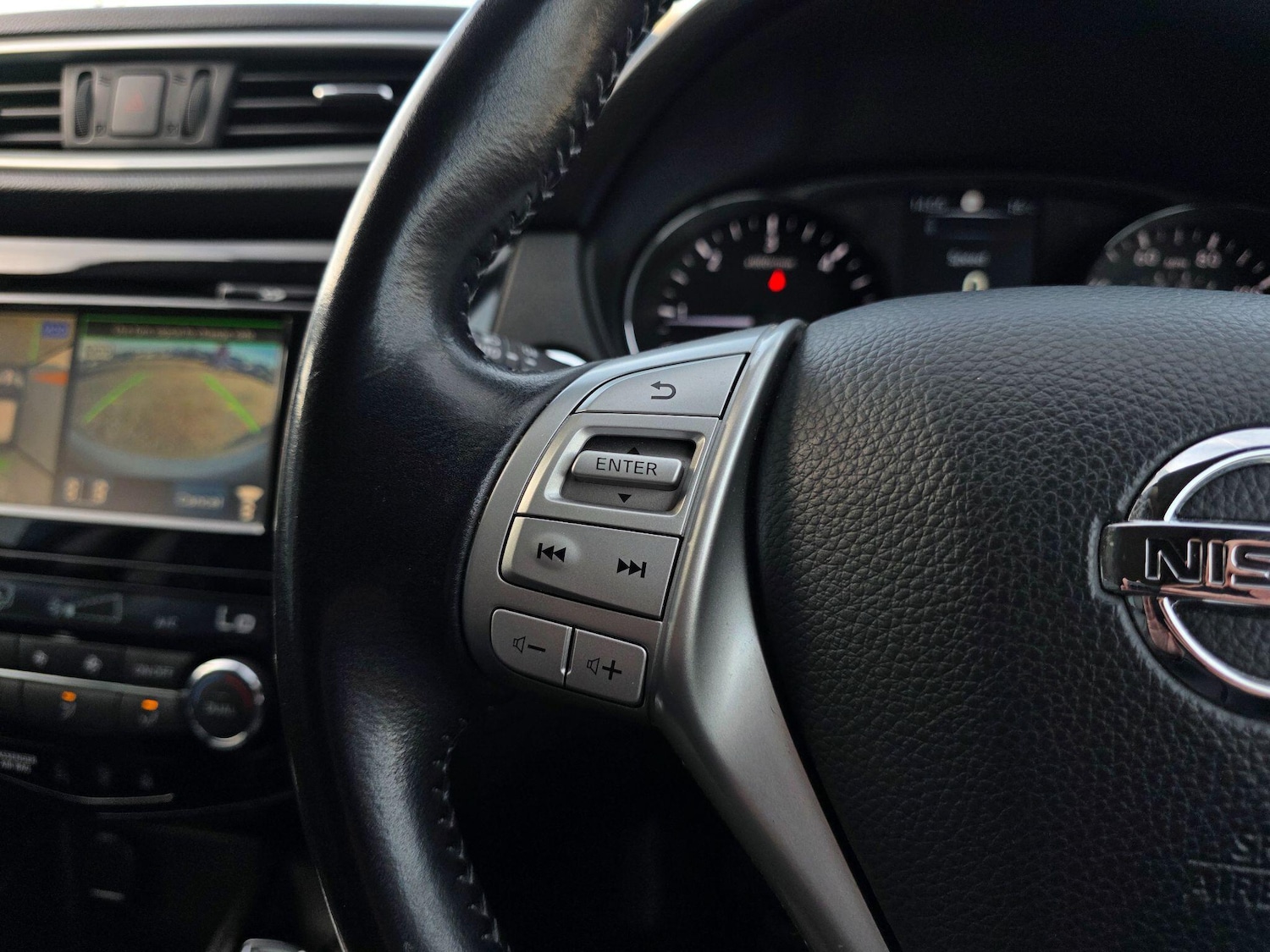 Used Nissan Qashqai 2017 for sale - 77637435: Photo 40