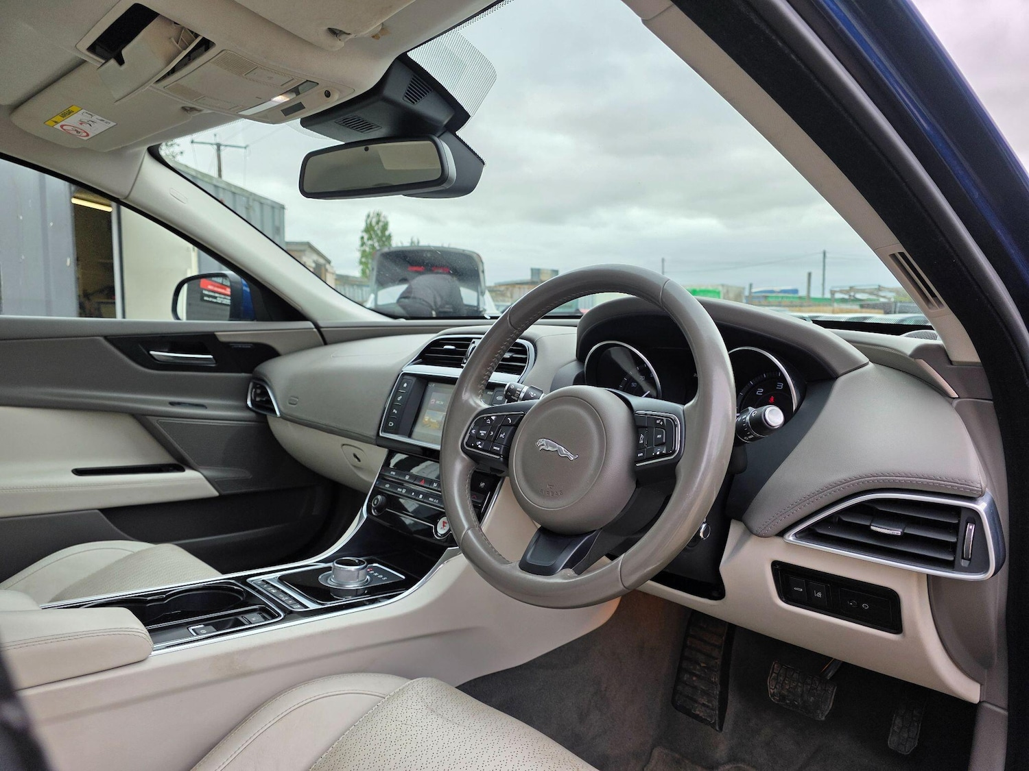 Used Jaguar XE 2015 for sale - 76599472: Photo 14