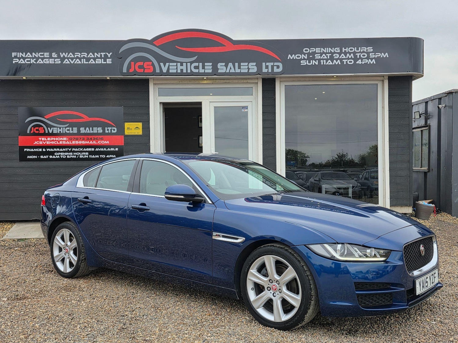 Used Jaguar XE 2015 for sale - 76599472: Photo 2