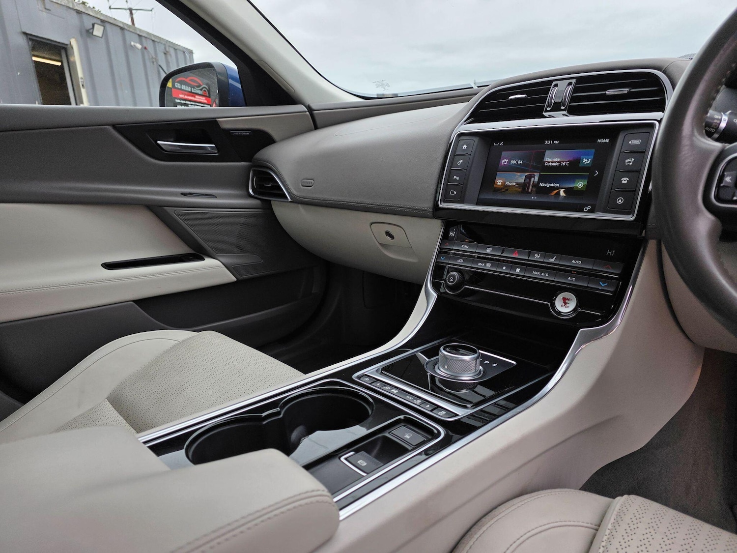 Used Jaguar XE 2015 for sale - 76599472: Photo 20