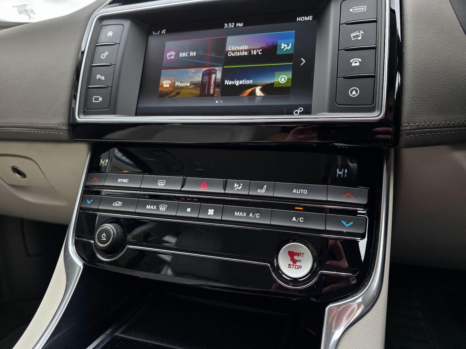 Used Jaguar XE 2015 for sale - 76599472: Photo 23