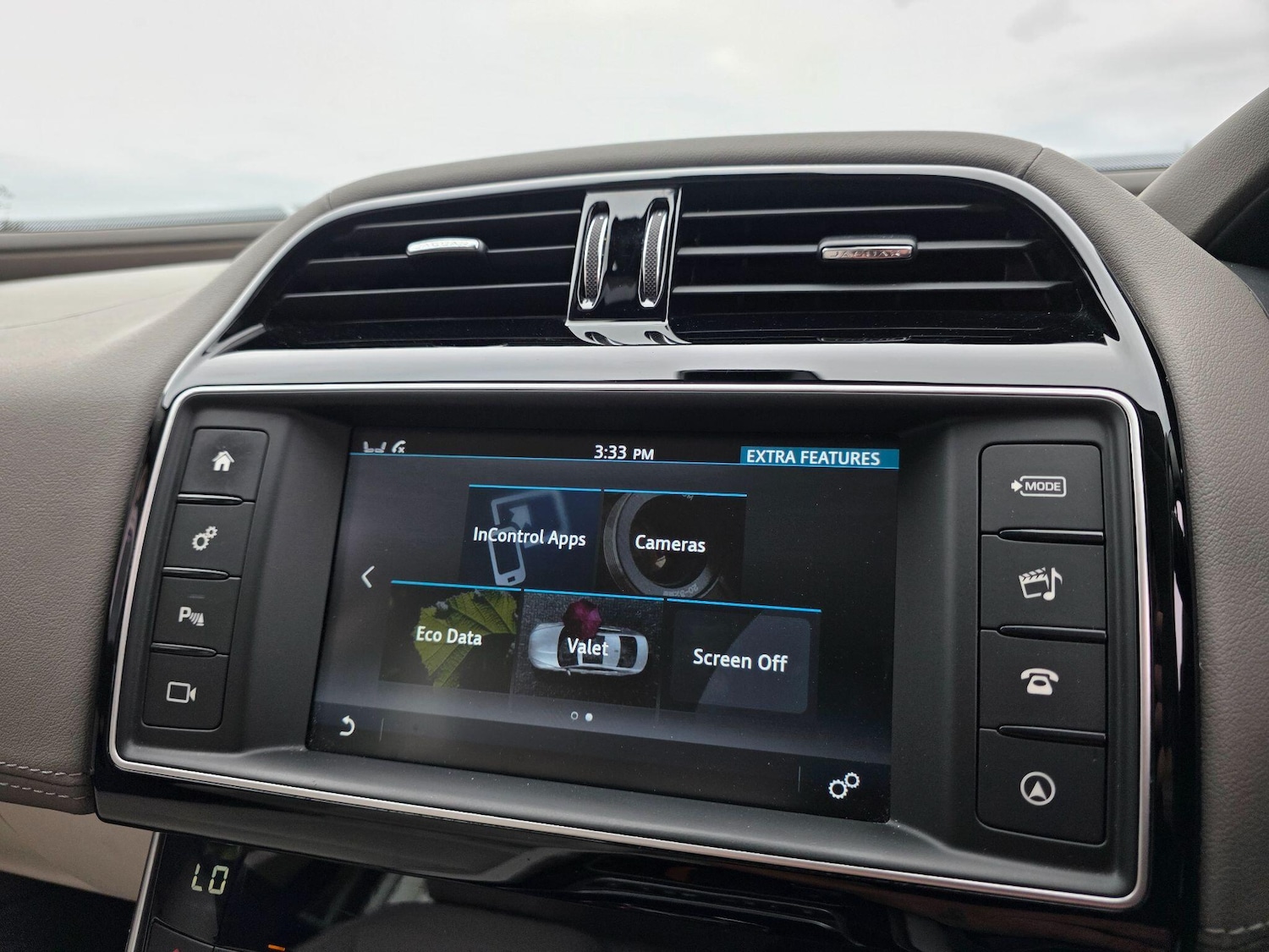 Used Jaguar XE 2015 for sale - 76599472: Photo 27