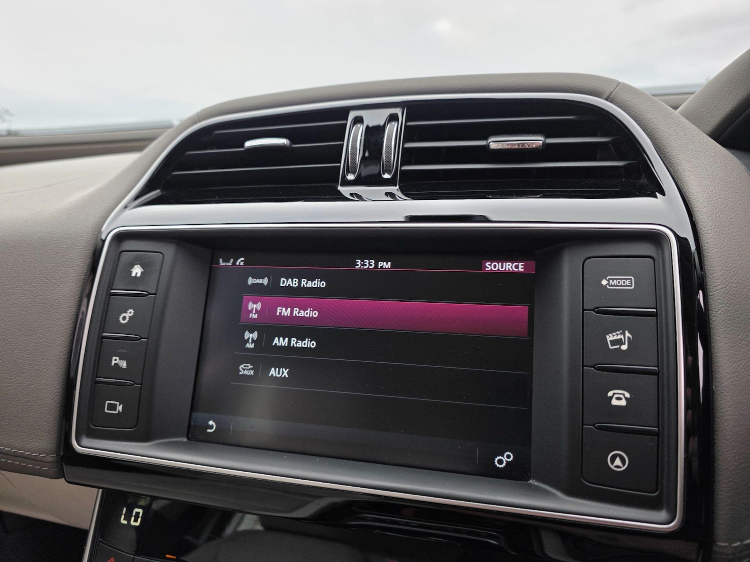 Used Jaguar XE 2015 for sale - 76599472: Photo 29