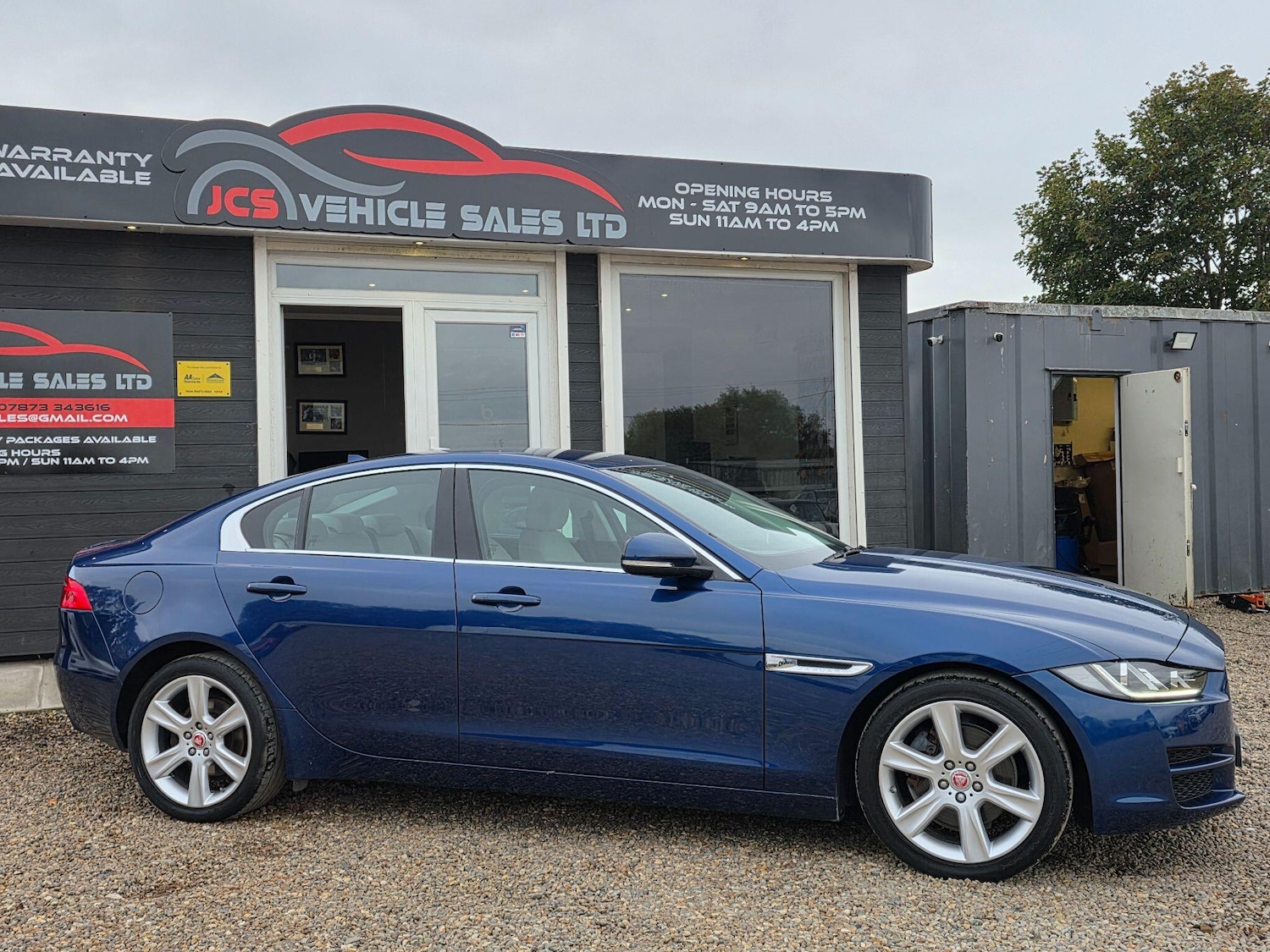 Used Jaguar XE 2015 for sale - 76599472: Photo 3
