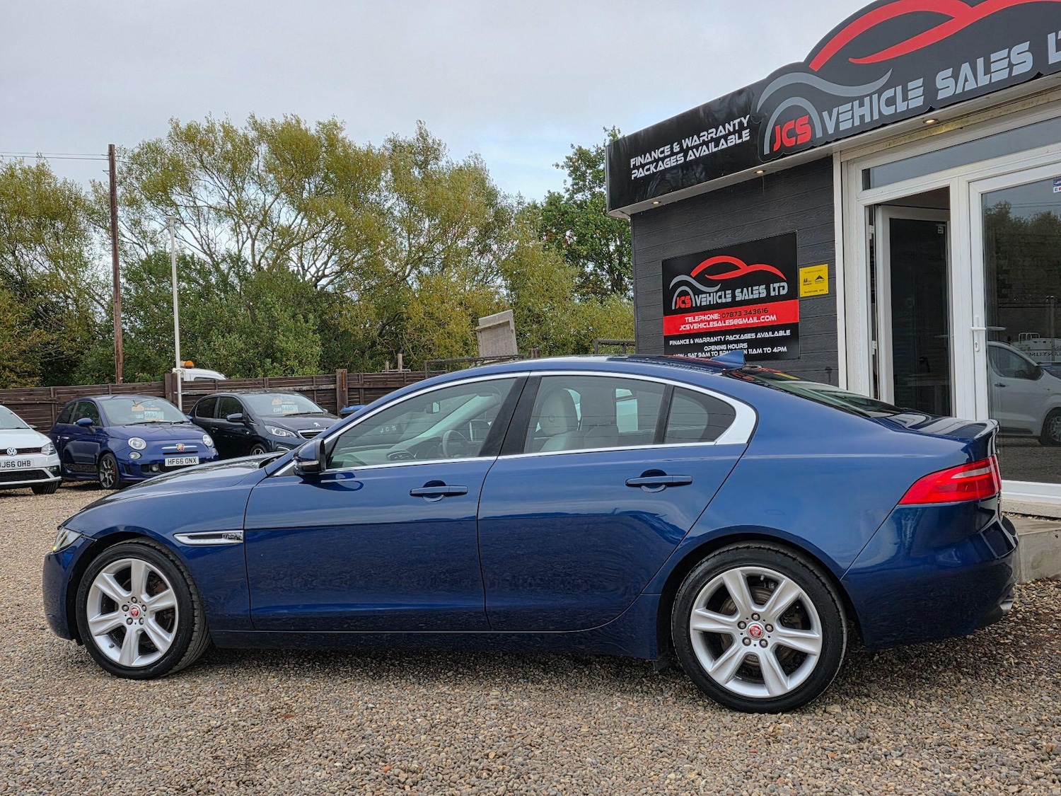 Used Jaguar XE 2015 for sale - 76599472: Photo 8