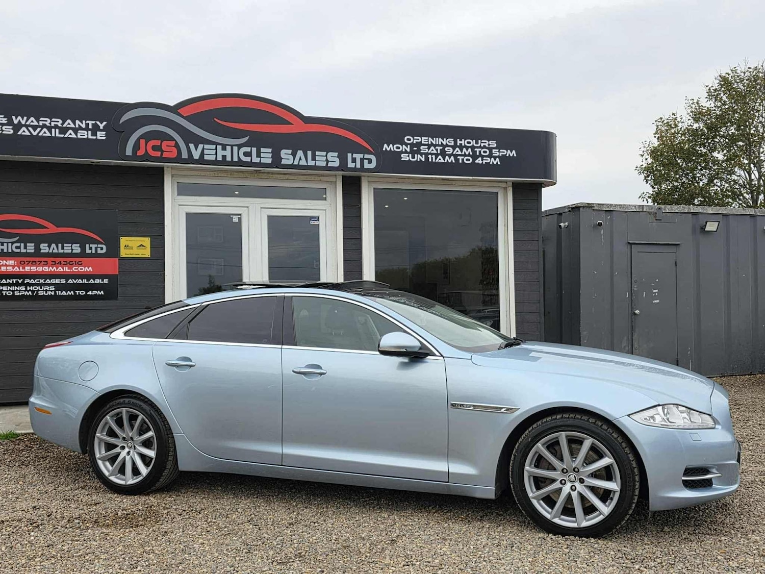 Used Jaguar XJ 2011 for sale - 76599473: Photo 3