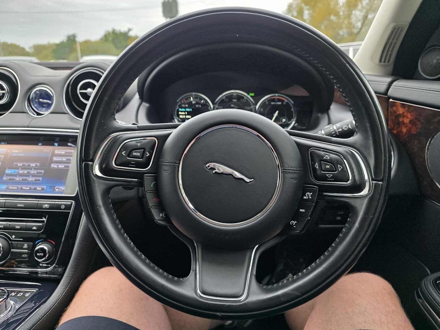 Used Jaguar XJ 2011 for sale - 76599473: Photo 37