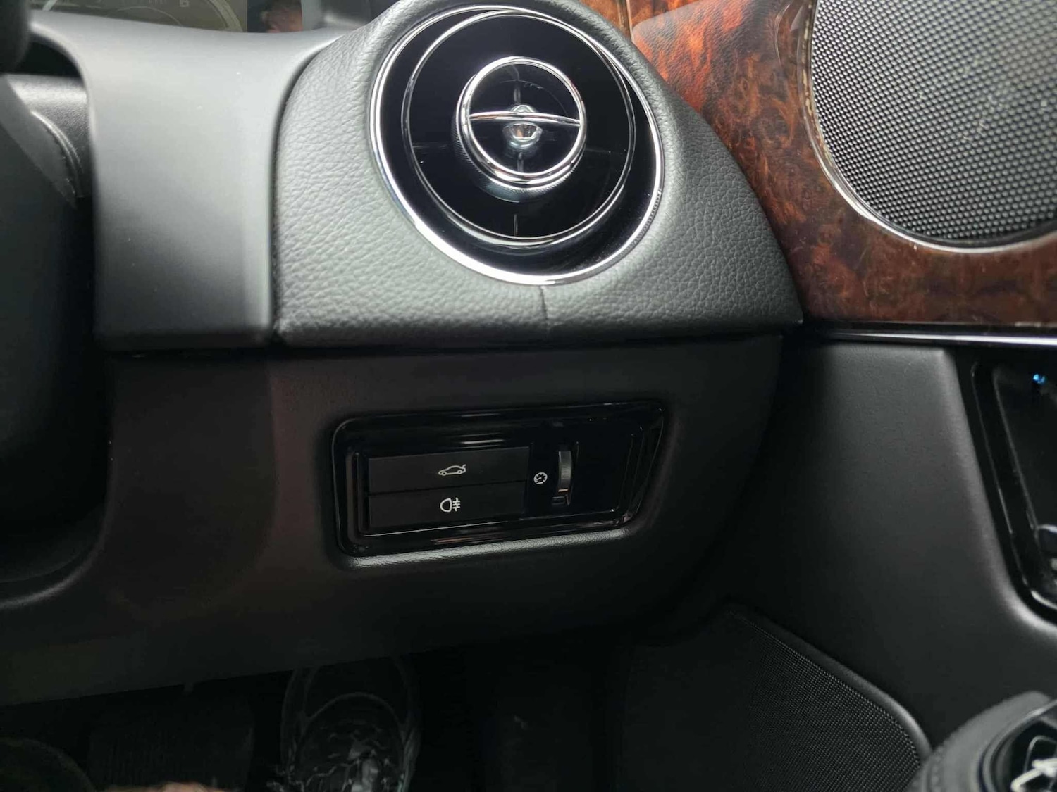 Used Jaguar XJ 2011 for sale - 76599473: Photo 38