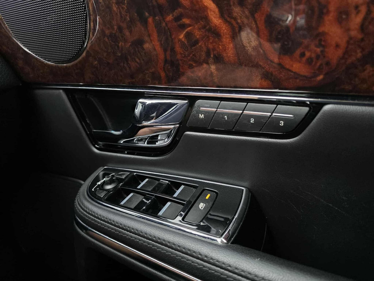 Used Jaguar XJ 2011 for sale - 76599473: Photo 39