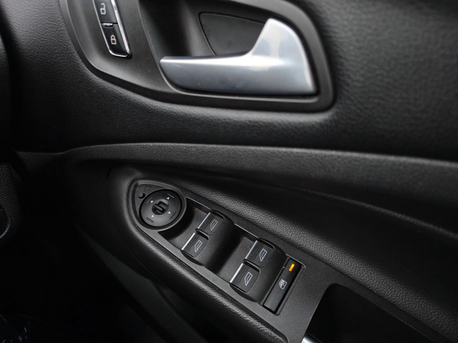 Used Ford Kuga 2015 for sale - 76964702: Photo 27