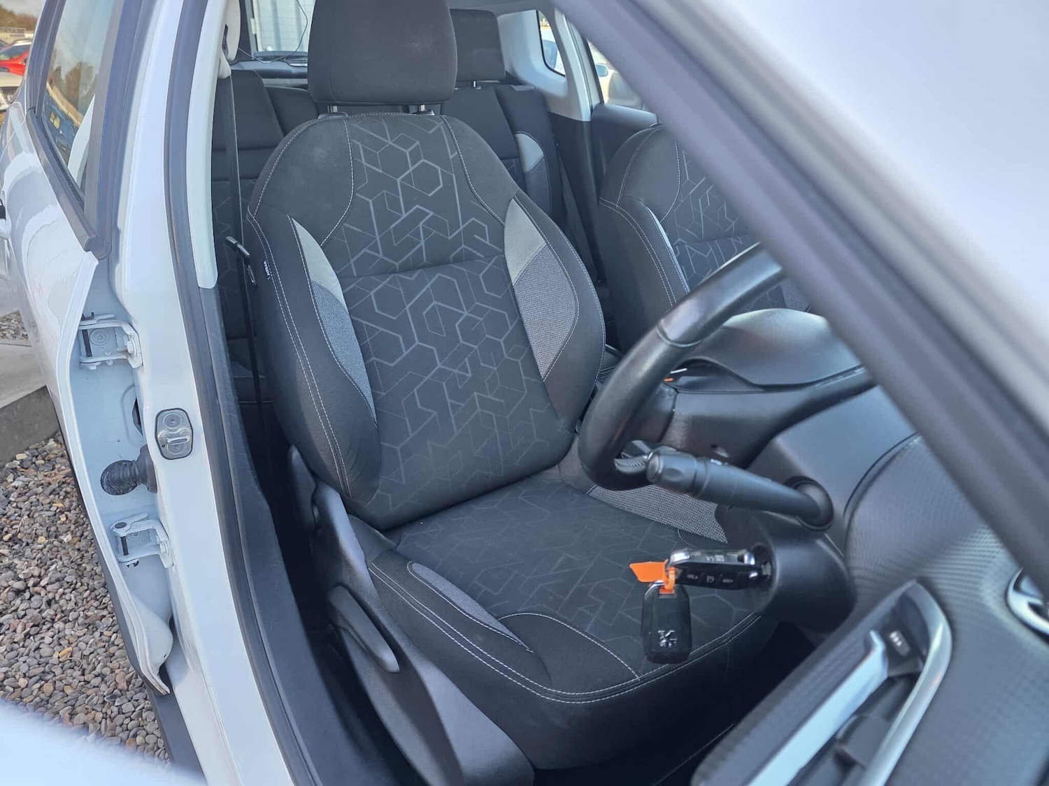 Used Peugeot 2008 2016 for sale - 76599408: Photo 14