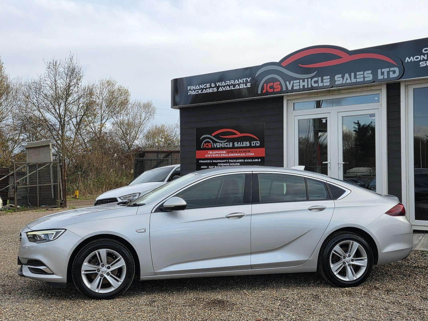 Used Vauxhall Insignia 2018 for sale - 76633145: Photo 3