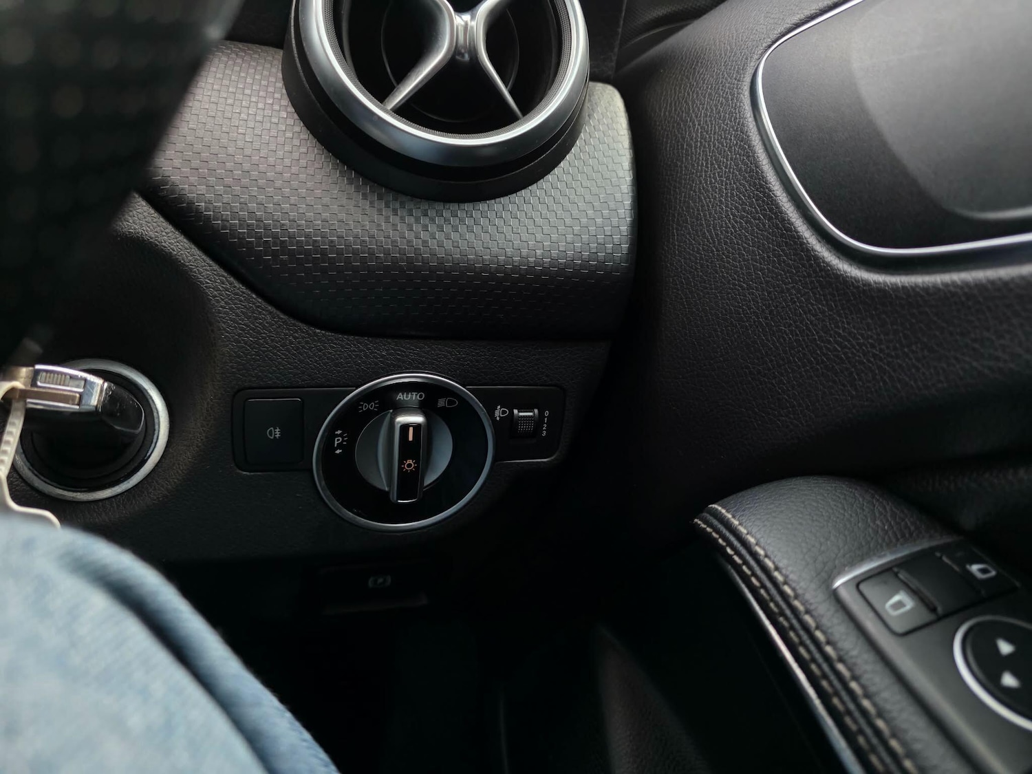 Used Mercedes-Benz A-Class 2015 for sale - 76855631: Photo 32