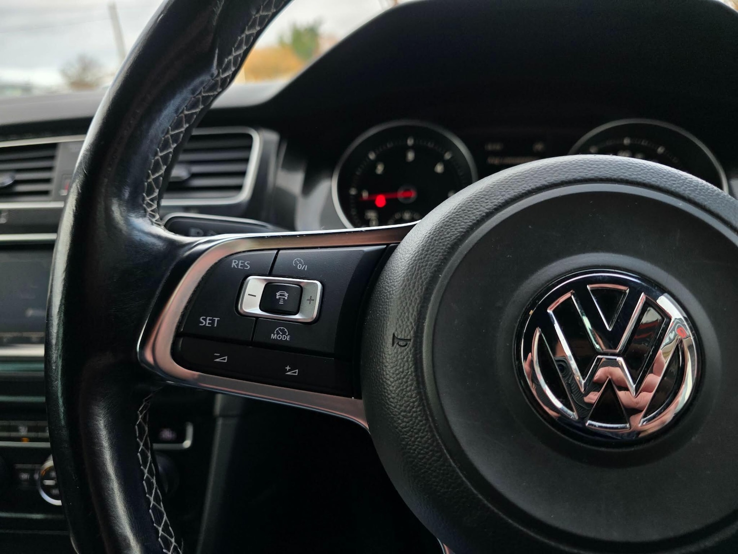 Used Volkswagen Golf 2014 for sale - 76855977: Photo 30