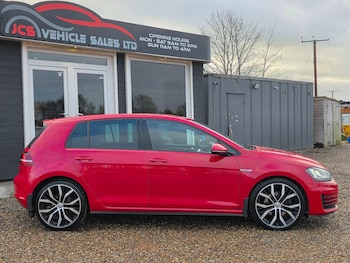 Used Volkswagen Golf 2014 for sale - 76855977: Photo