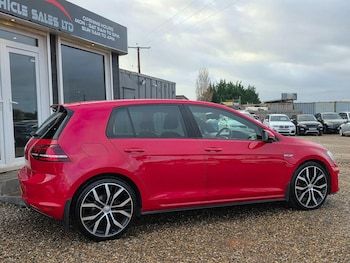 Used Volkswagen Golf 2014 for sale - 76855977: Photo