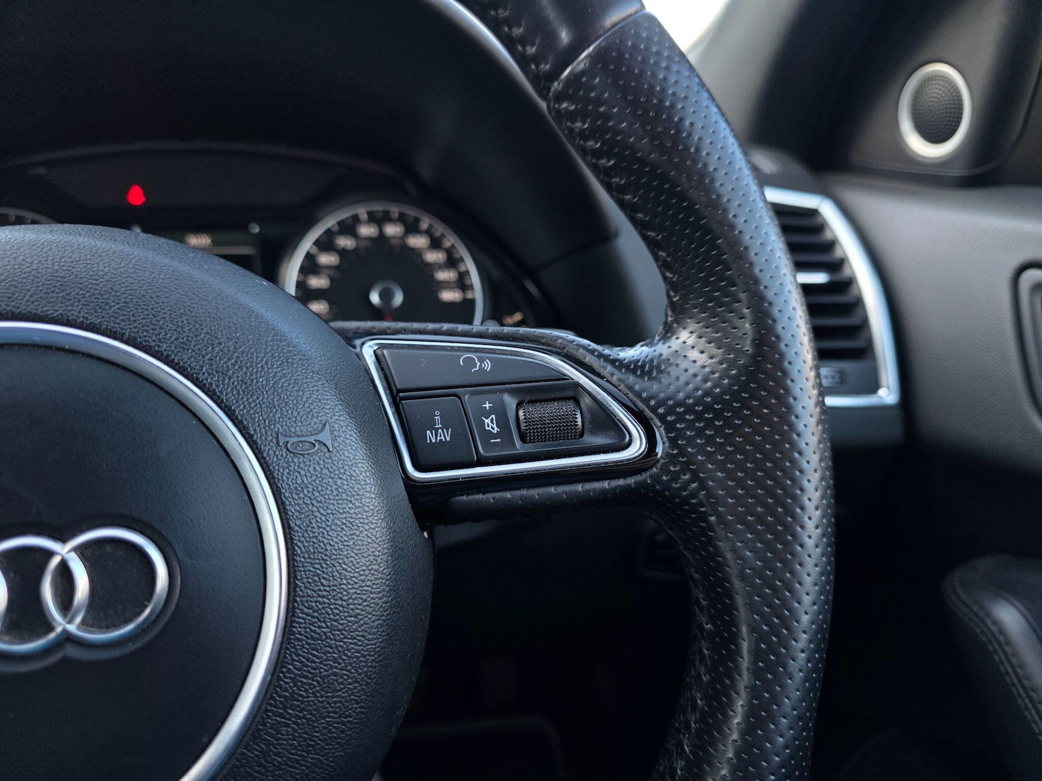 Used Audi Q5 2012 for sale - 77722745: Photo 38