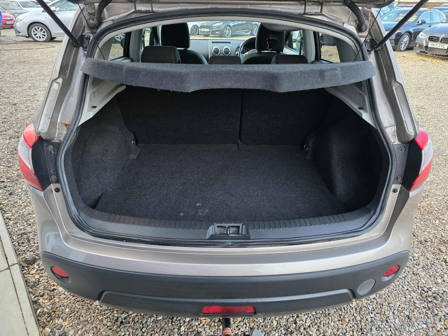 Used Nissan Qashqai 2012 for sale - 76633588: Photo 13