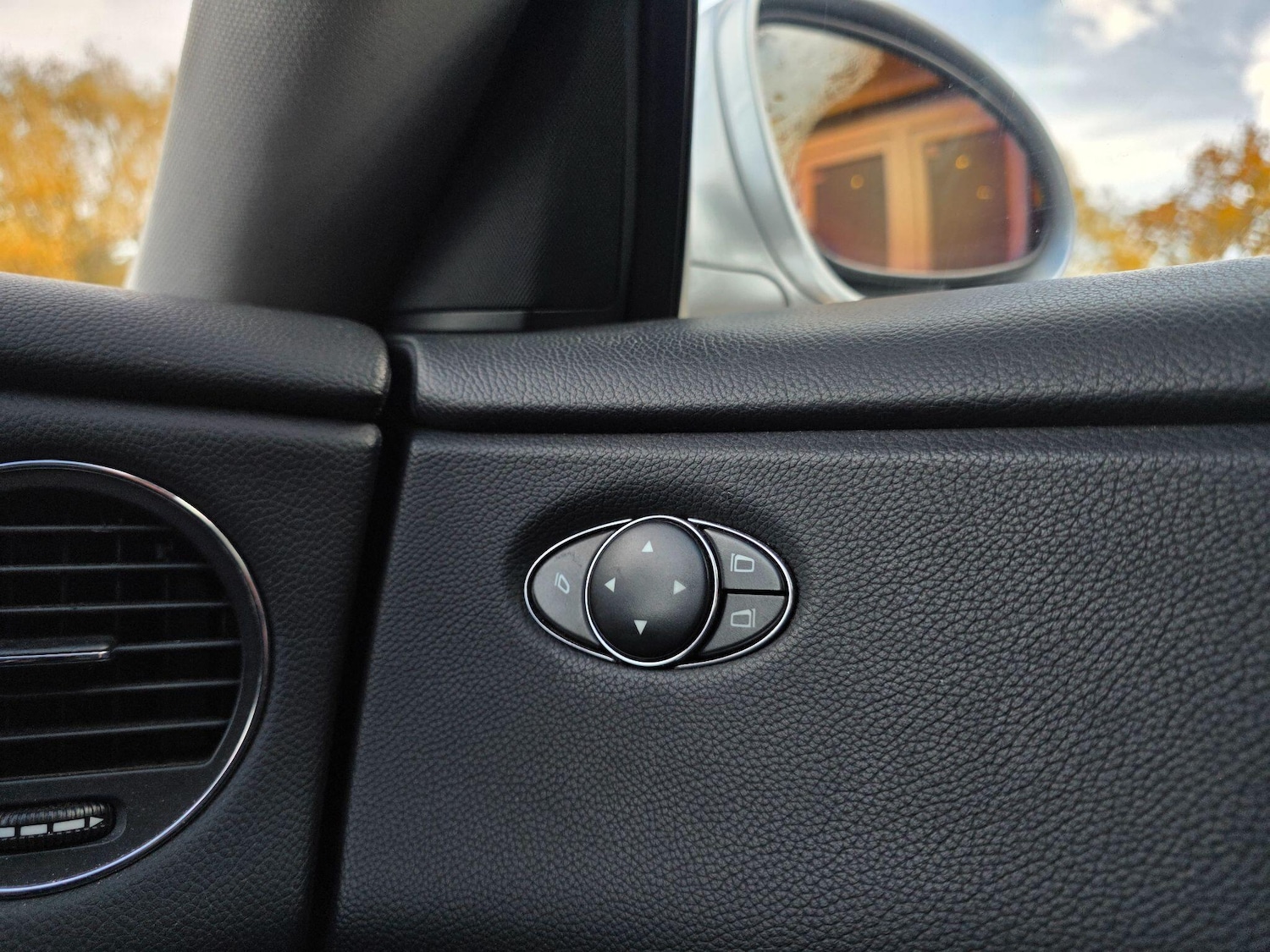 Used Mercedes-Benz CLS 2006 for sale - 76995133: Photo 31