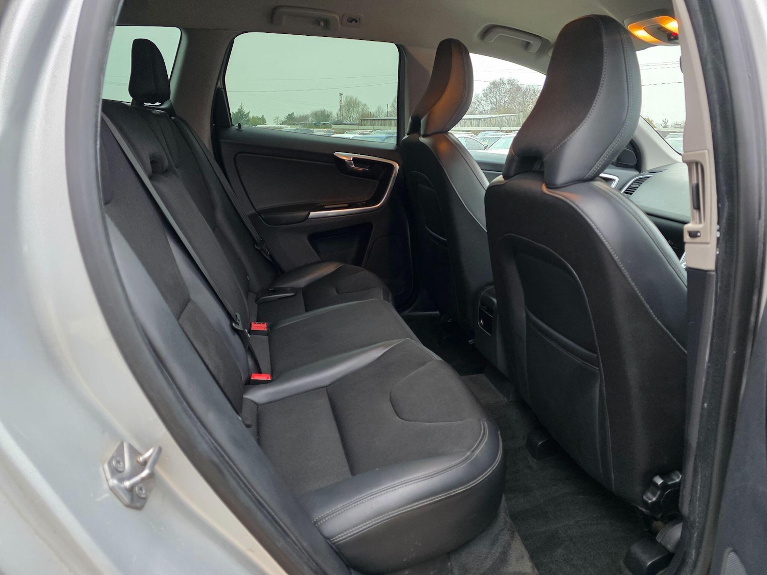 Used Volvo XC60 2015 for sale - 77454912: Photo 17