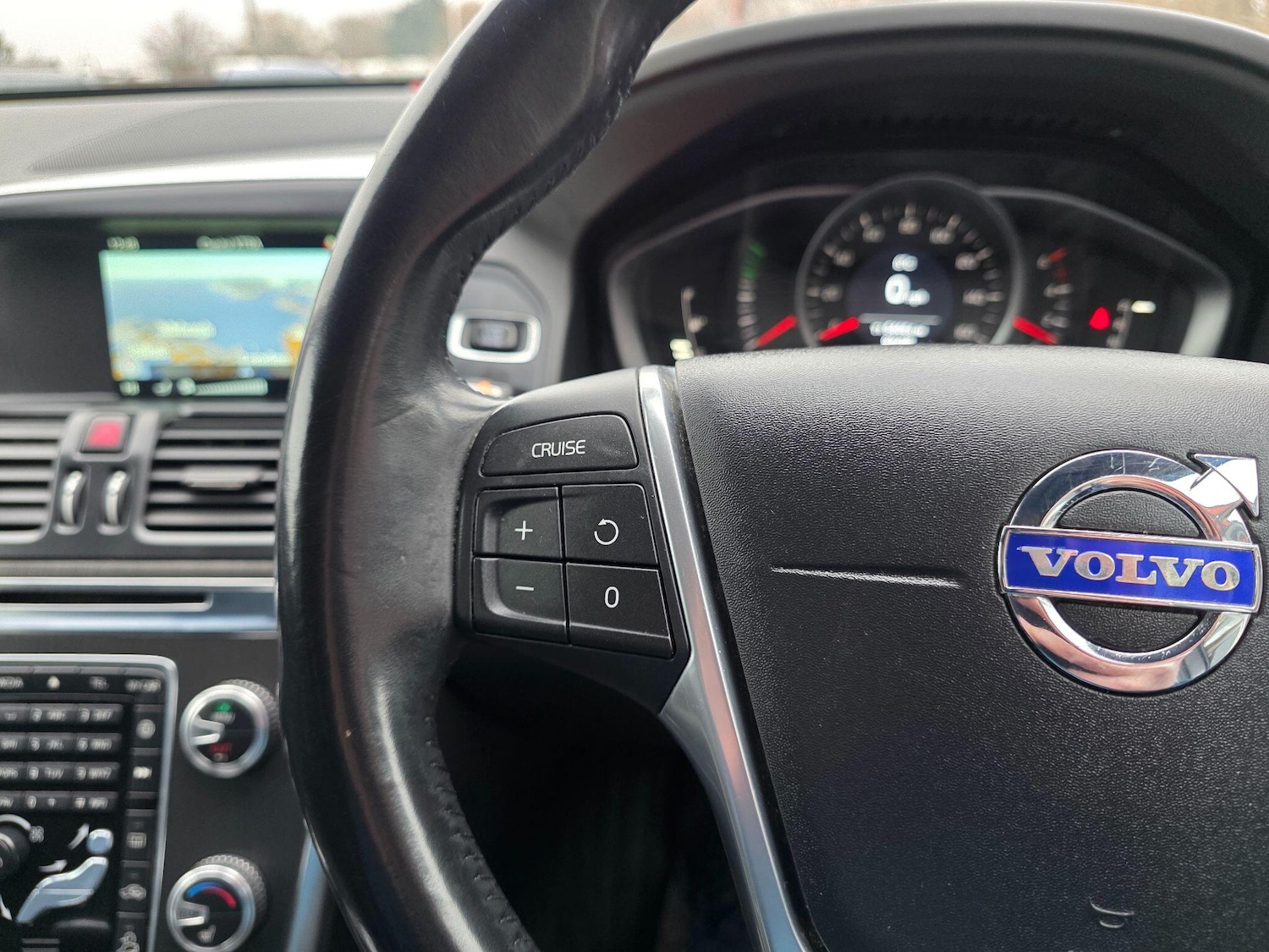 Used Volvo XC60 2015 for sale - 77454912: Photo 37