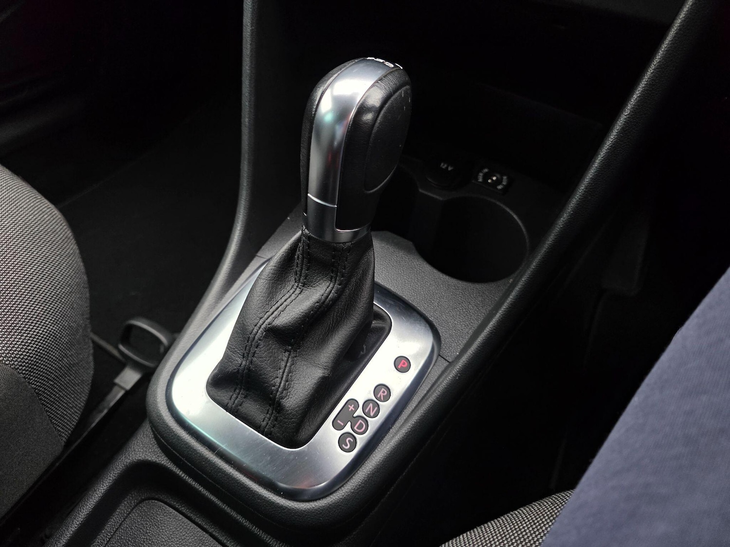 Used Volkswagen Polo 2011 for sale - 77625908: Photo 24