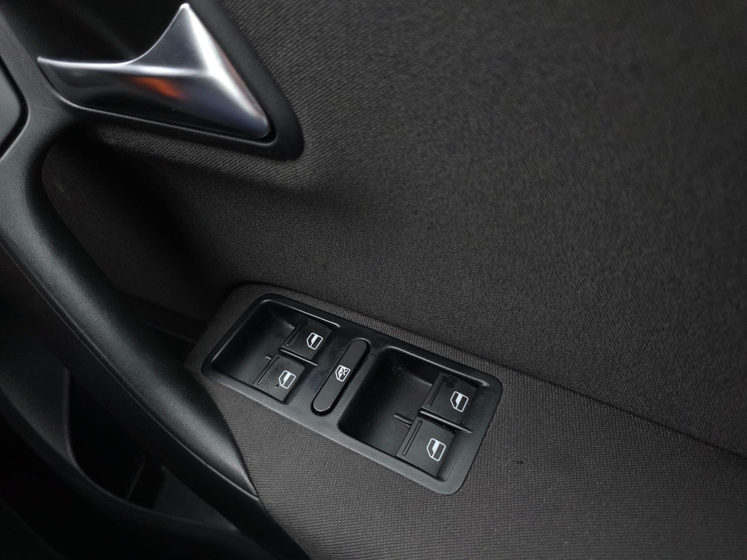 Used Volkswagen Polo 2011 for sale - 77625908: Photo 29