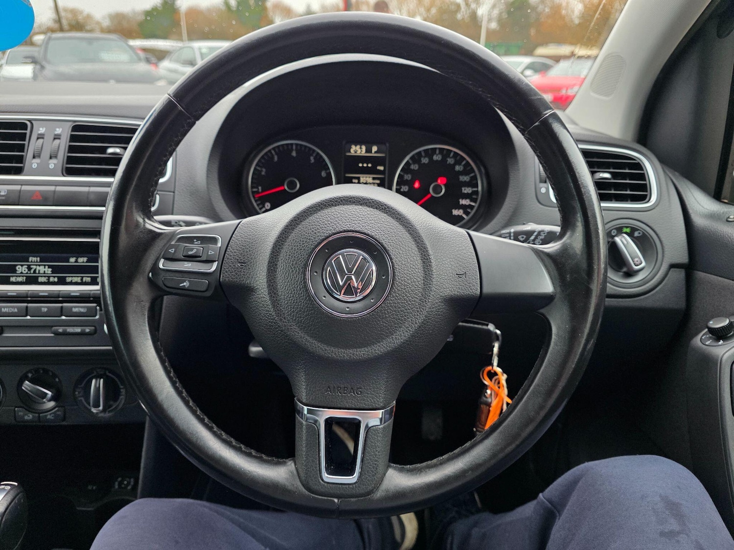 Used Volkswagen Polo 2011 for sale - 77625908: Photo 32