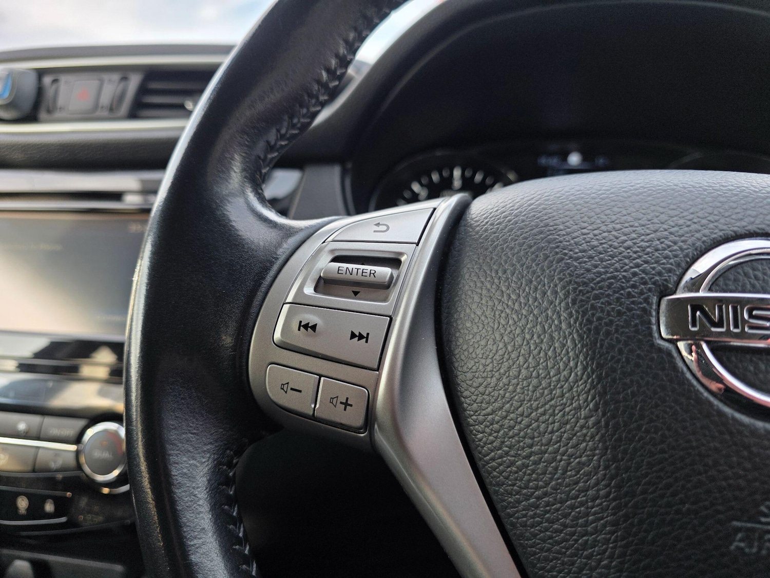 Used Nissan Qashqai 2015 for sale - 77898267: Photo 41