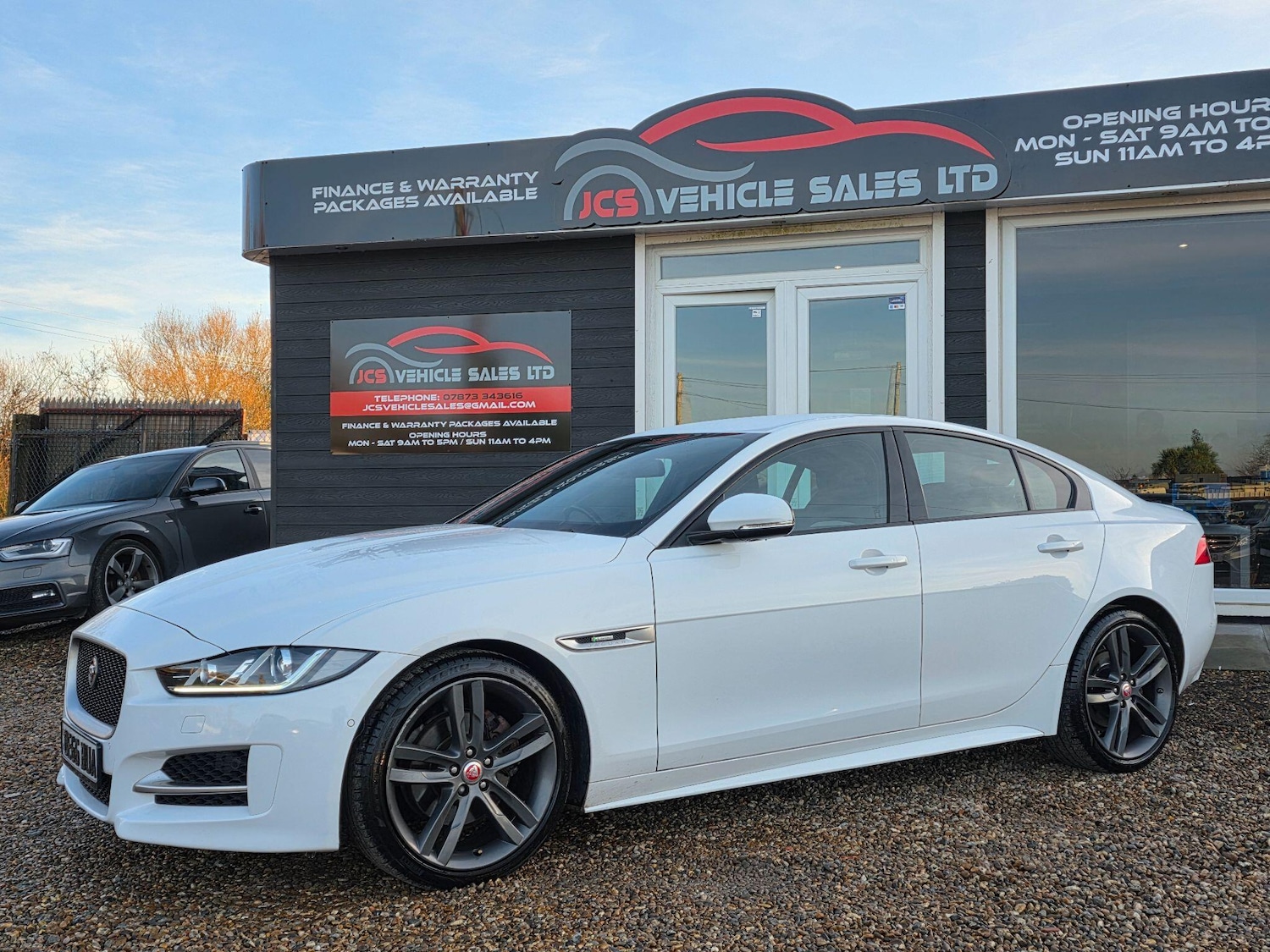 Used Jaguar XE 2016 for sale - 76912827: Photo 10