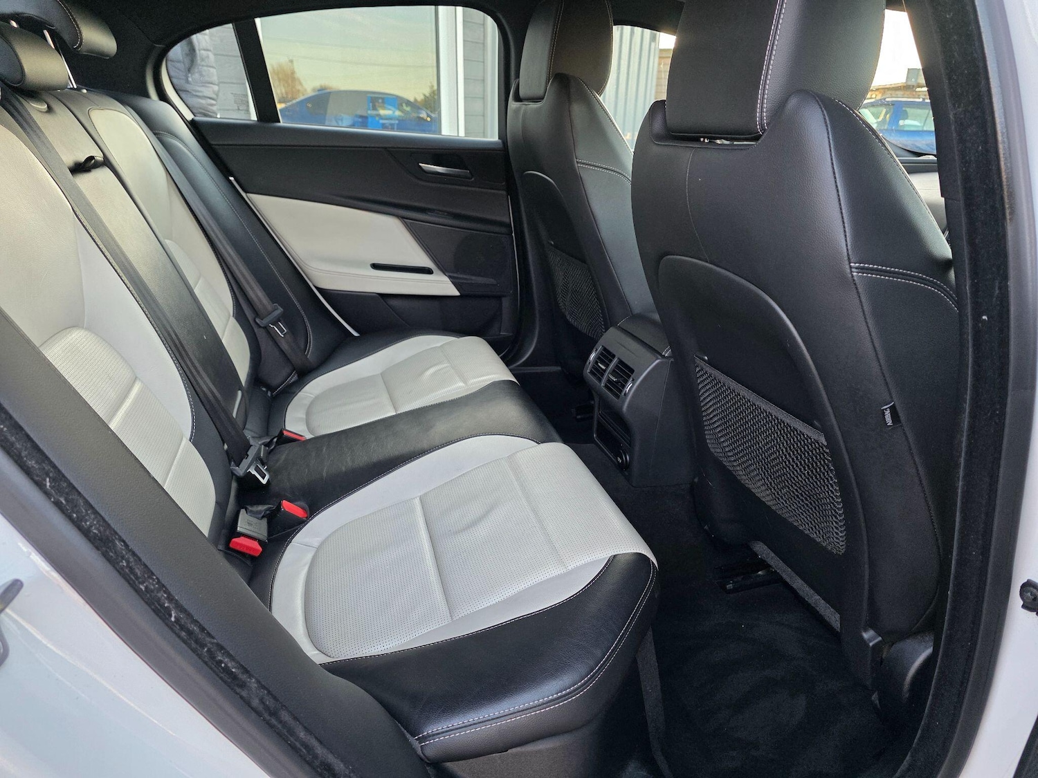 Used Jaguar XE 2016 for sale - 76912827: Photo 15