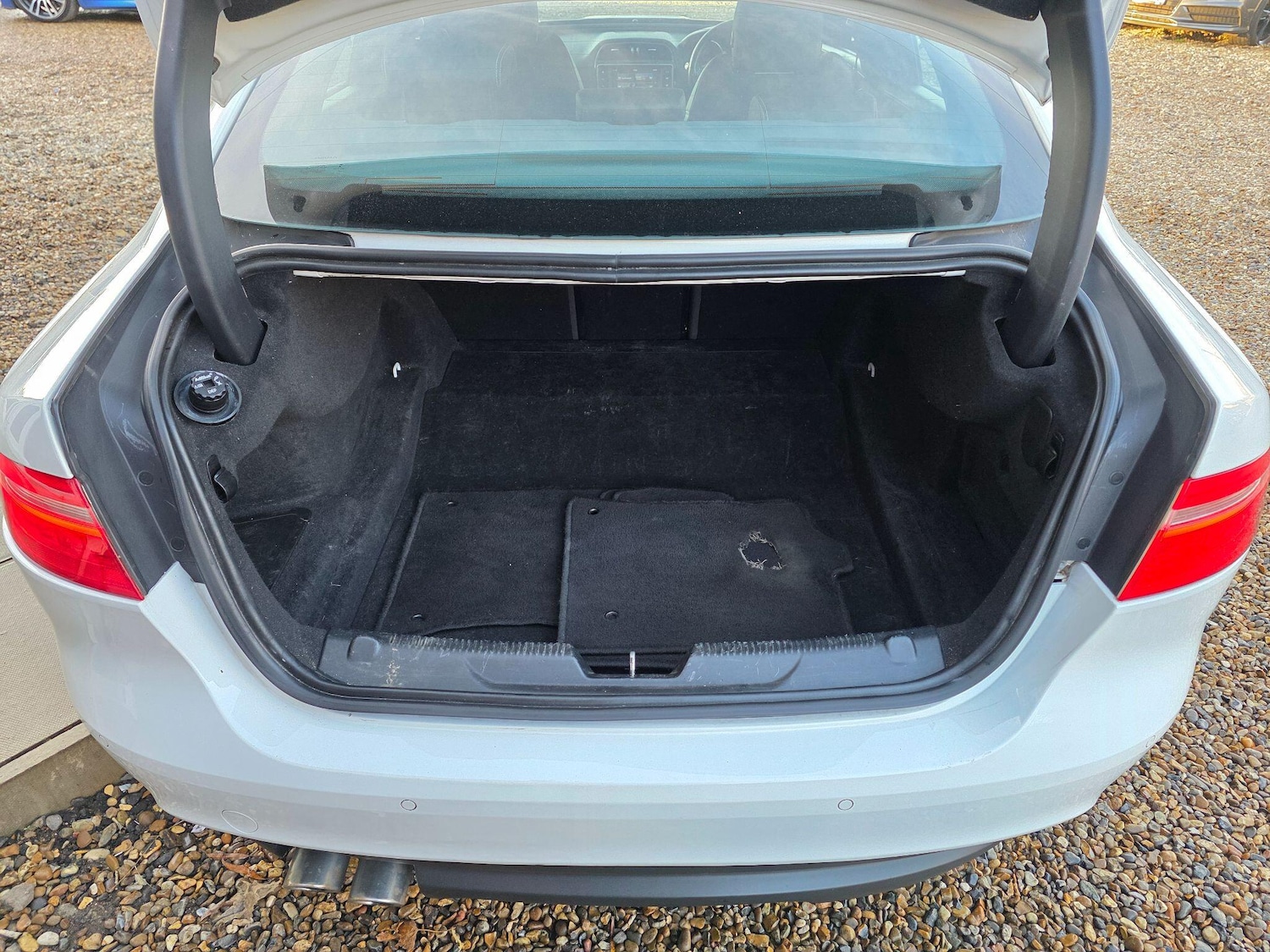 Used Jaguar XE 2016 for sale - 76912827: Photo 16