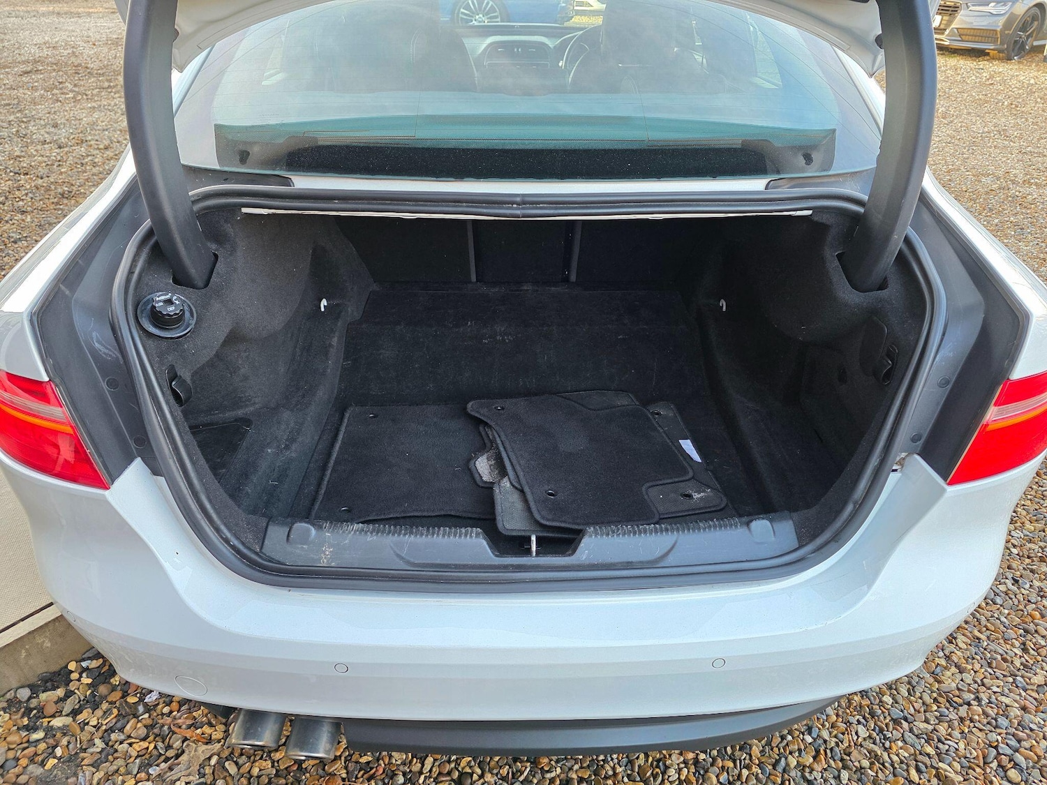 Used Jaguar XE 2016 for sale - 76912827: Photo 17