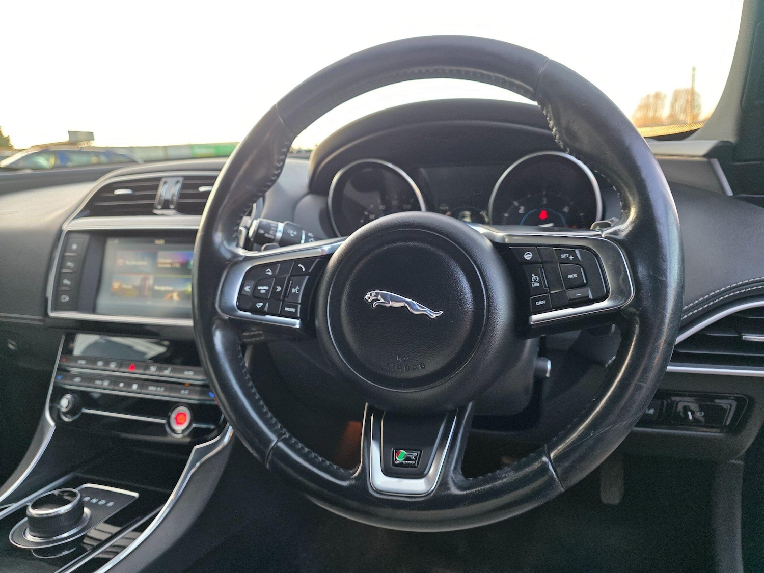 Used Jaguar XE 2016 for sale - 76912827: Photo 21