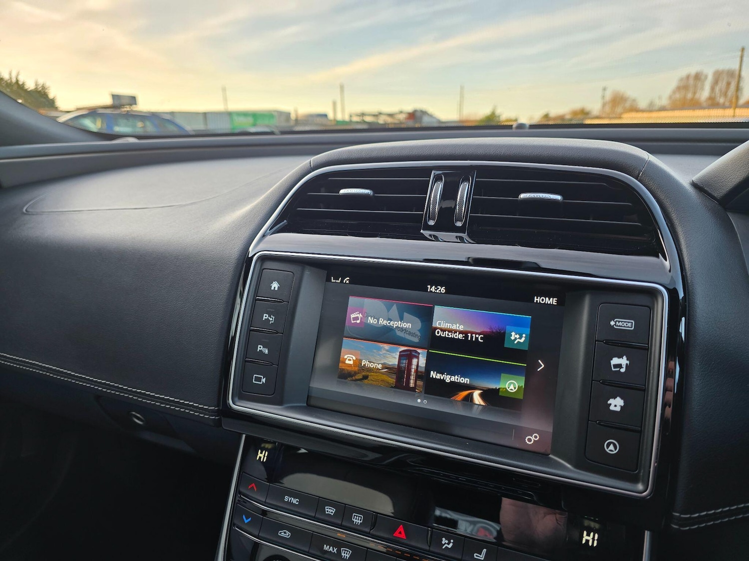 Used Jaguar XE 2016 for sale - 76912827: Photo 25