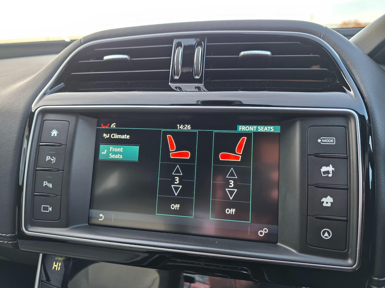 Used Jaguar XE 2016 for sale - 76912827: Photo 26