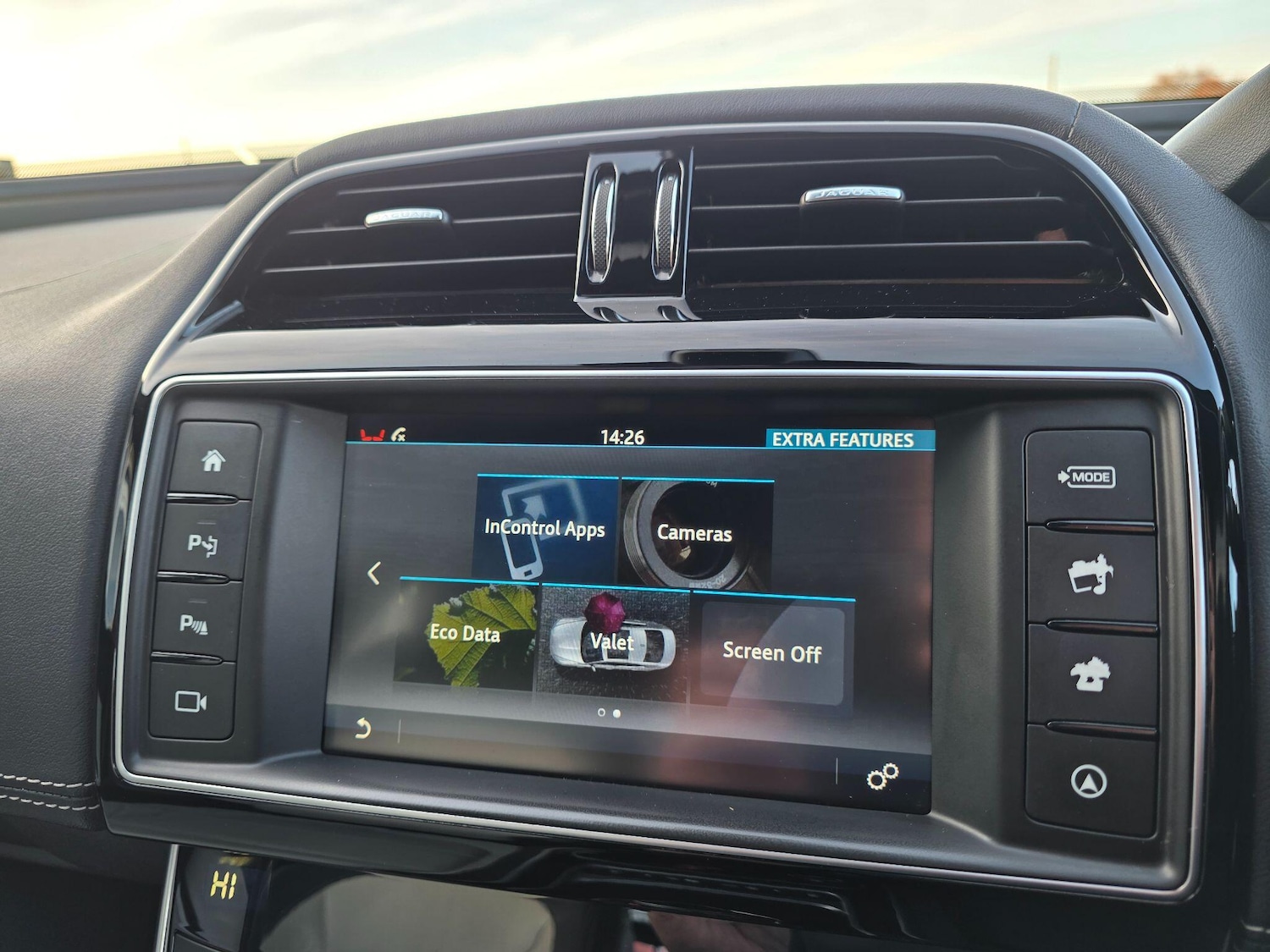 Used Jaguar XE 2016 for sale - 76912827: Photo 28