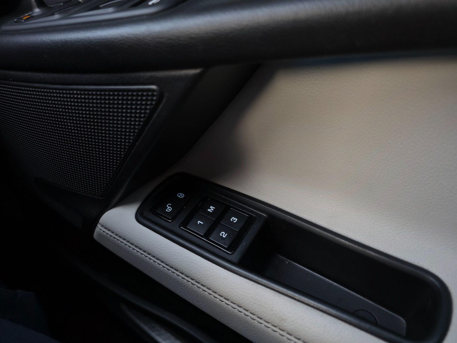 Used Jaguar XE 2016 for sale - 76912827: Photo 33