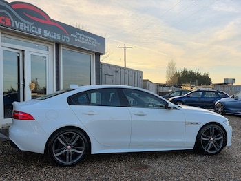 Used Jaguar XE 2016 for sale - 76912827: Photo