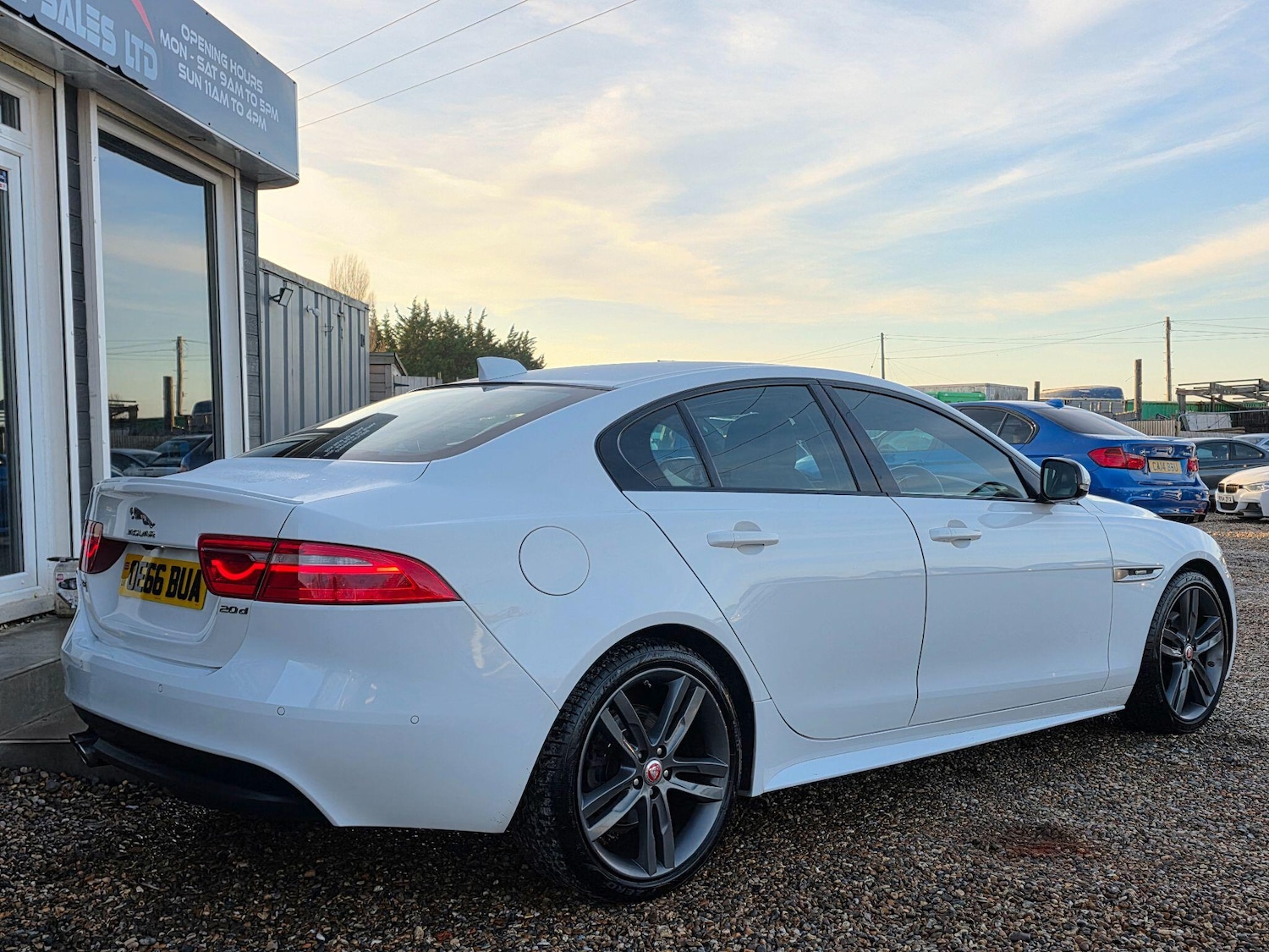 Used Jaguar XE 2016 for sale - 76912827: Photo 5