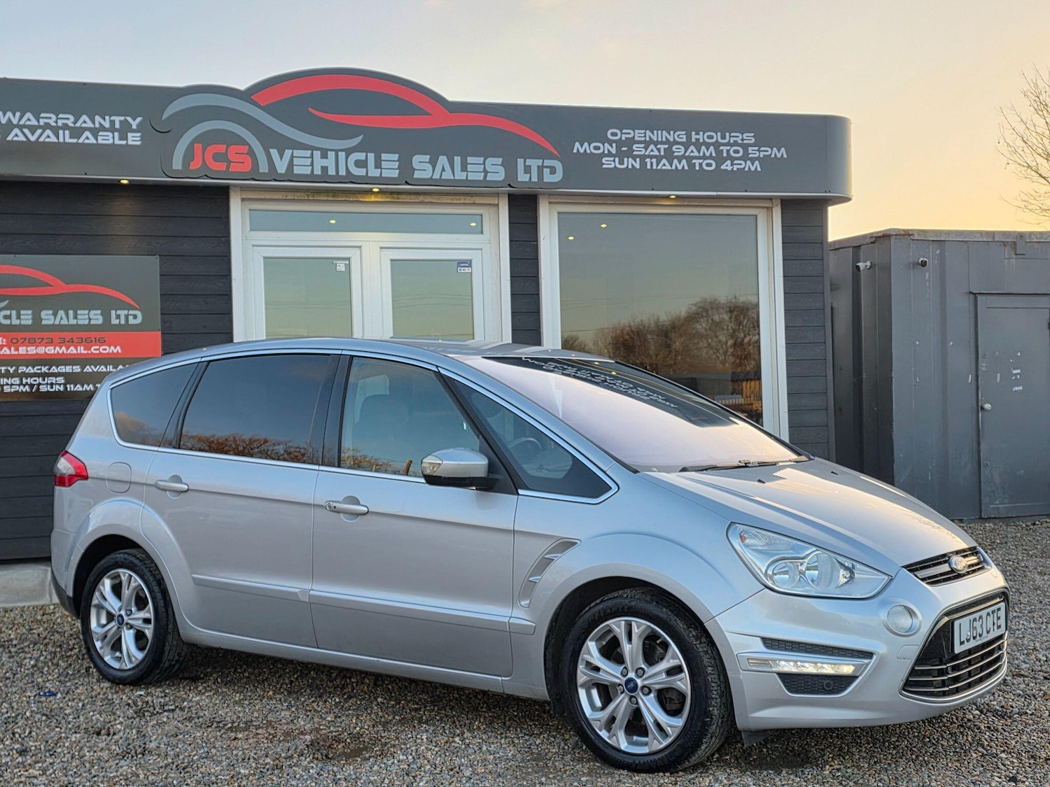 Used Ford S-Max 2013 for sale - 77163299: Photo 2