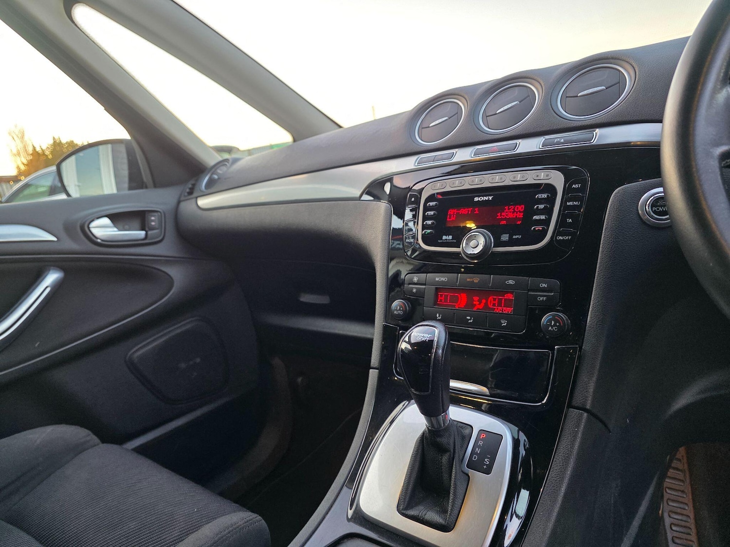 Used Ford S-Max 2013 for sale - 77163299: Photo 21