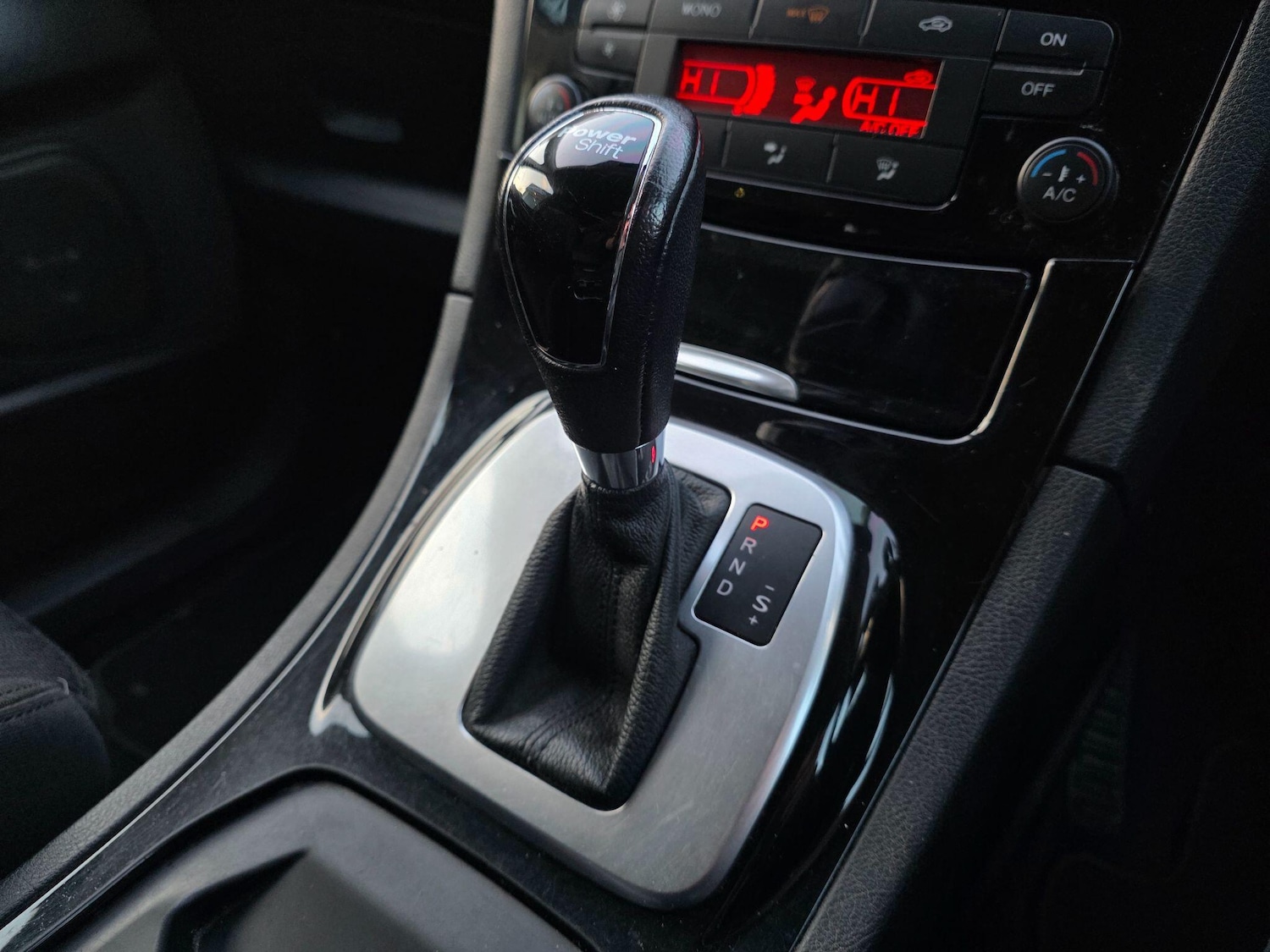 Used Ford S-Max 2013 for sale - 77163299: Photo 22