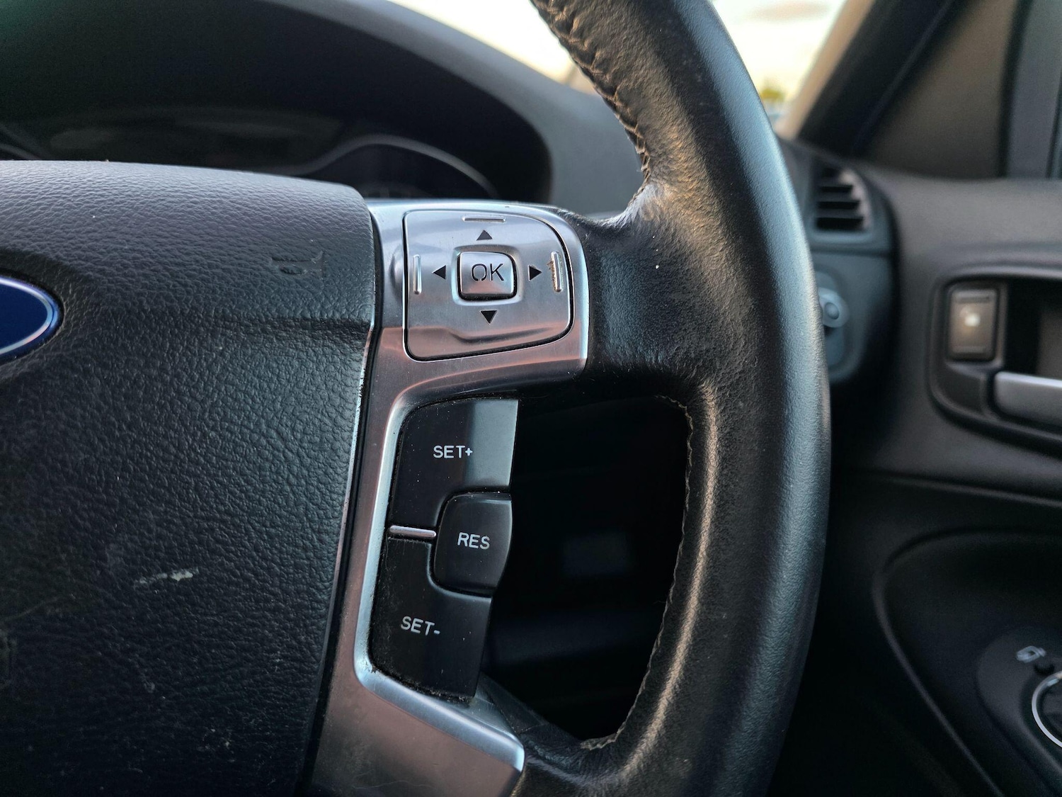 Used Ford S-Max 2013 for sale - 77163299: Photo 28