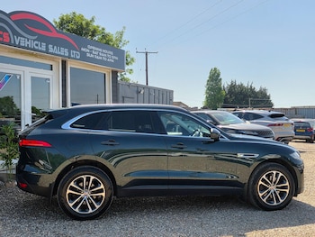 Used Jaguar F-Pace 2017 for sale - 78705400: Photo