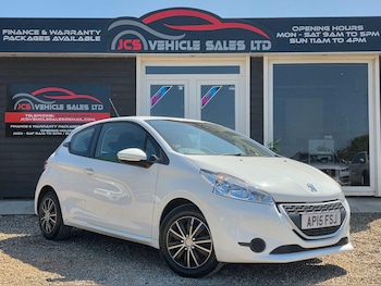Used Peugeot 208 2015 for sale - 79192309: Photo