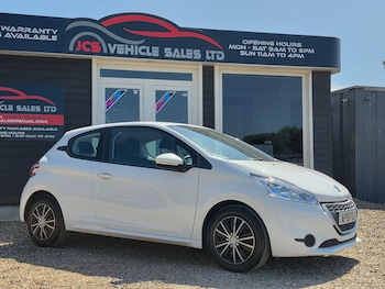 Used Peugeot 208 2015 for sale - 79192309: Photo