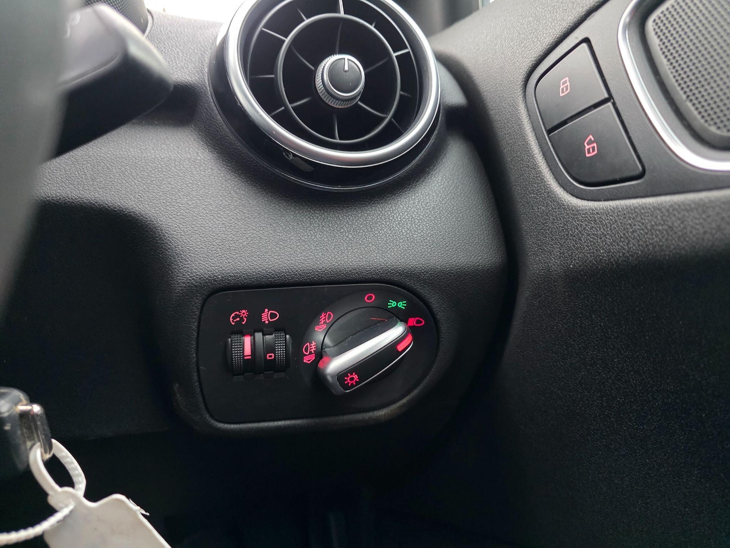 Used Audi A1 for sale - 77166453: Photo 27