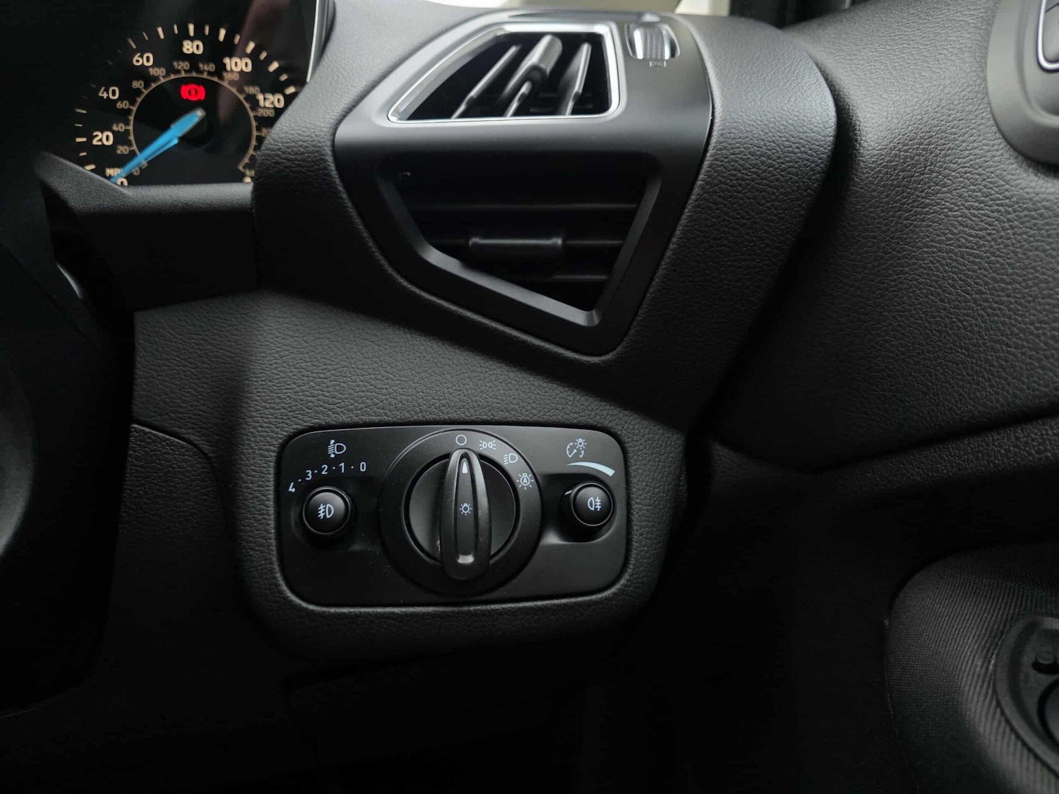 Used Ford C-Max 2016 for sale - 76599409: Photo 34