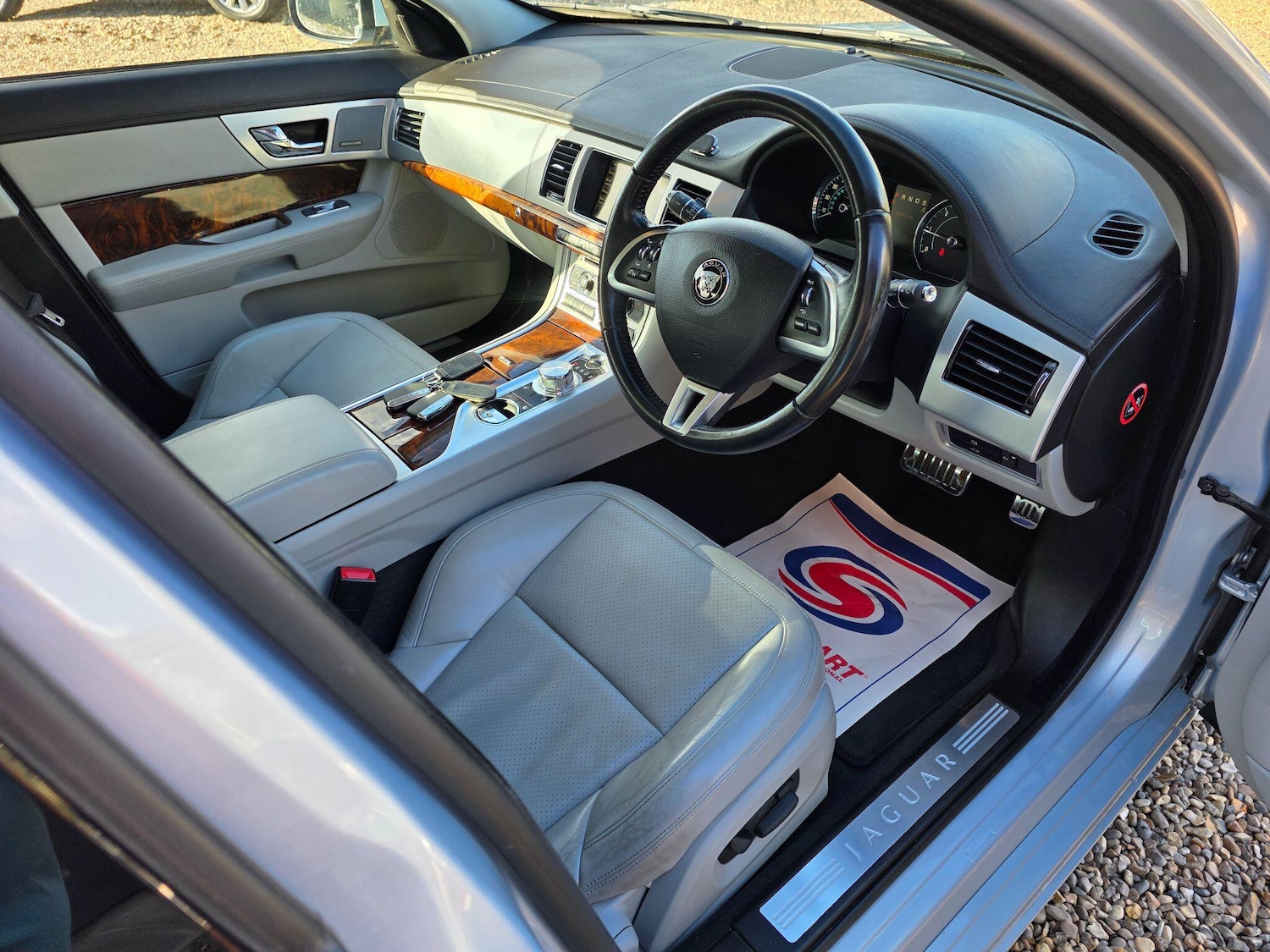 Used Jaguar XF 2014 for sale - 76989331: Photo 13